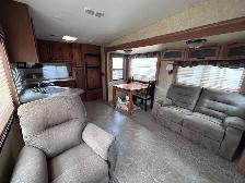 2010 CHAPARRAL 270RKS REAR KITCHEN, COUPLES UNIT - Photo 6
