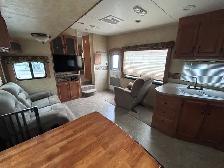 2010 CHAPARRAL 270RKS REAR KITCHEN, COUPLES UNIT - Photo 9
