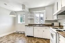 SPACIOUS & BRIGHT 2 BEDROOM APT - QUIET, BEAUTIFUL NEIGHBORHOOD! - Photo 2