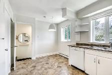 SPACIOUS & BRIGHT 2 BEDROOM APT - QUIET, BEAUTIFUL NEIGHBORHOOD! - Photo 3