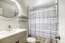 SPACIOUS & BRIGHT 2 BEDROOM APT - QUIET, BEAUTIFUL NEIGHBORHOOD! - Photo 9