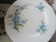 Royal Albert FORGET-ME-NOT fine bone china set for 12 - Photo 2