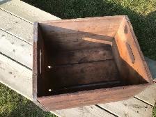 Vintage Cresent creamy milk crate - Photo 4