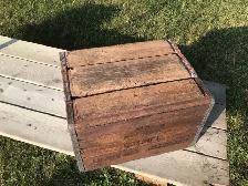 Vintage Cresent creamy milk crate - Photo 5
