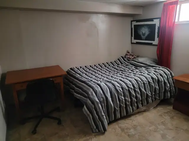 Male only guest room $450-500 monthly U of Winnipeg welcome