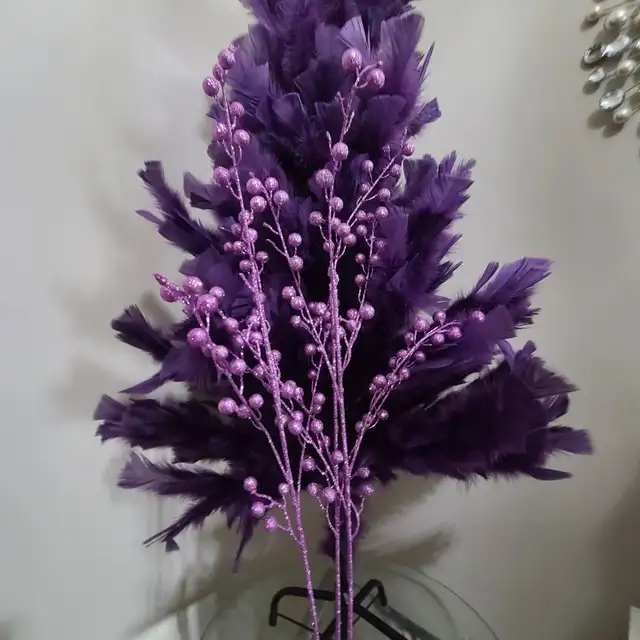 Feathers Christmas tree H 4' with accessories