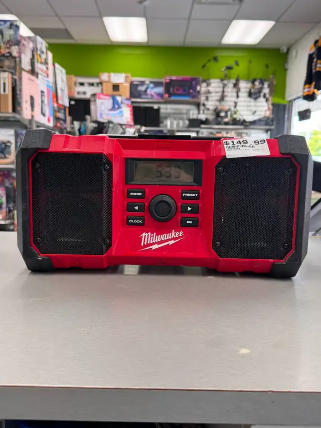 Milwaukee Tool M18 18V Lithium-Ion Cordless Jobsite Radio