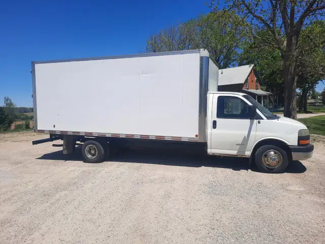 2012 GMC Cube Truck