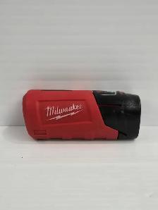 (5682) Tools Battery Milwaukee 43721000 With Battery No Adapter