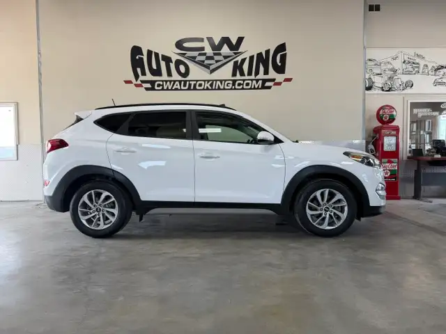 2017 Hyundai TUCSON SE / AWD / Low-Local Kms. / Leather/Roof