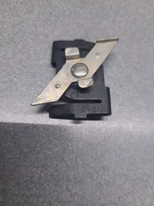 Clip de fixation CADDY 4-G-8 NVENT 39 NVENT NEUF NEW 3003735