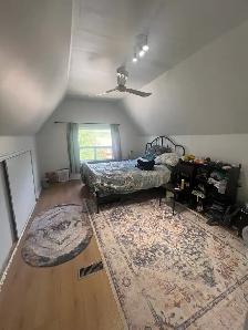 One Bedroom Apartment, Steps to Subway - Photo 2