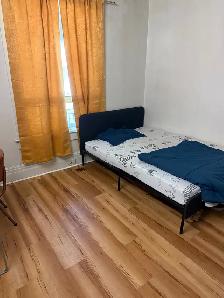 Private Furnished Room for Rent, steps to Subway - Photo 2