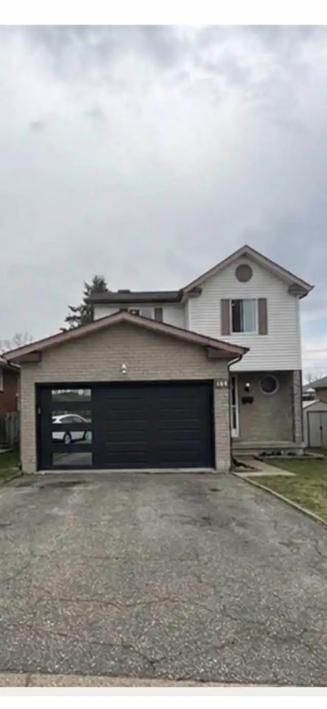 Franklin Blvd -  Desirable Cambridge neighbourhood