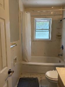Furnished Room for rent on main floor,Oxford Street West London - Photo 8