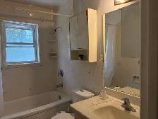Furnished Room for rent on main floor,Oxford Street West London - Photo 9