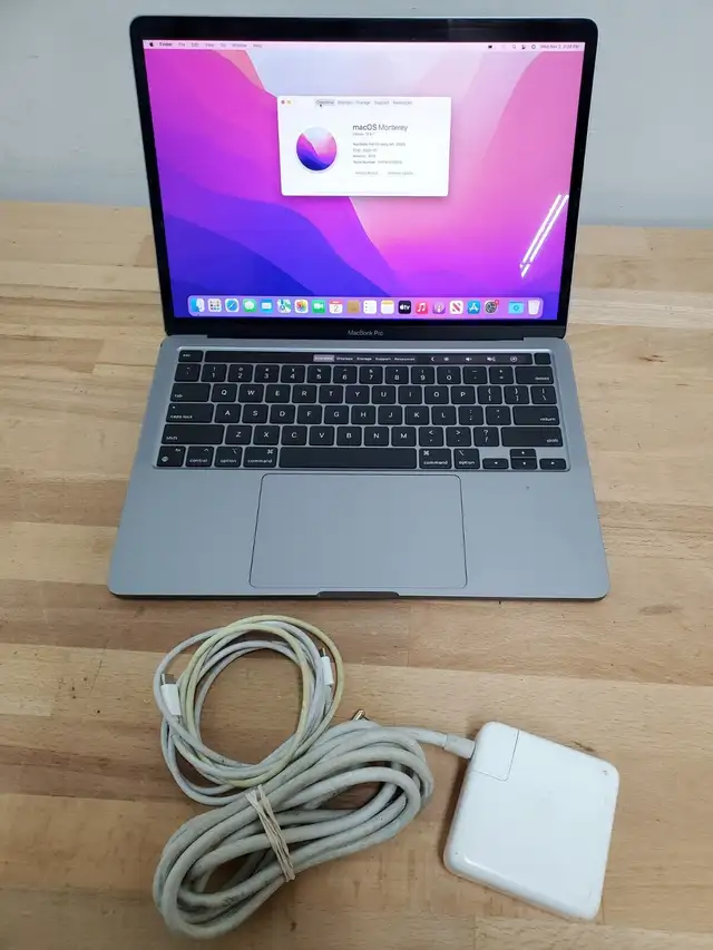 ✔️✔️Macbook Pro 13' 2020 ✔️✔️ Parfaite Condition 619$