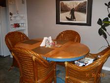Fabulous Roommate/ Large Room to Rent/ Apt to Share! - Photo 4