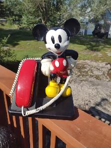 14 x 11 Mickey Mouse table top push button phone
