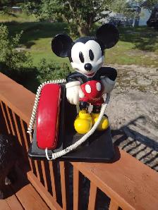 14 x 11 Mickey Mouse table top push button phone - Photo 6