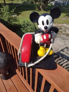 14 x 11 Mickey Mouse table top push button phone - Photo 7