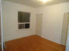 Furnished 1st Flr Bedroom Sept 1, near Bloor&Dufferin Subway STN - Photo 2