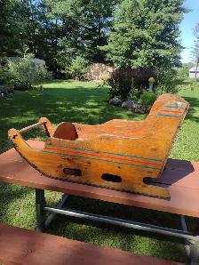 Wood winter sleigh with steel runners
