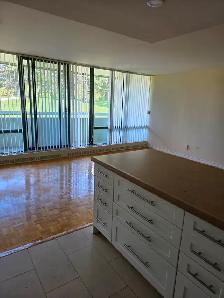 Beautiful 1 Bedroom   Den with in-suite laundry. Utilities Inc.! - Photo 9