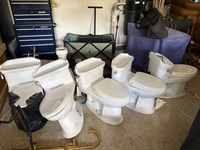 Excellent condition Toto toilets
