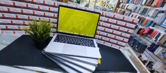 Apple Macbook Pro 13' i5  (2017) comme neuf ⚡⚡