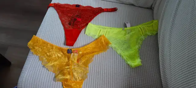 Brand NEW La Senza XL Gstrings/ Thongs for sale!