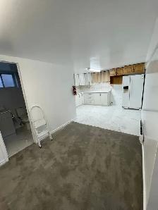 BSMT Apartment for Rent - 31 Commonwealth Ave, Toronto - Photo 3