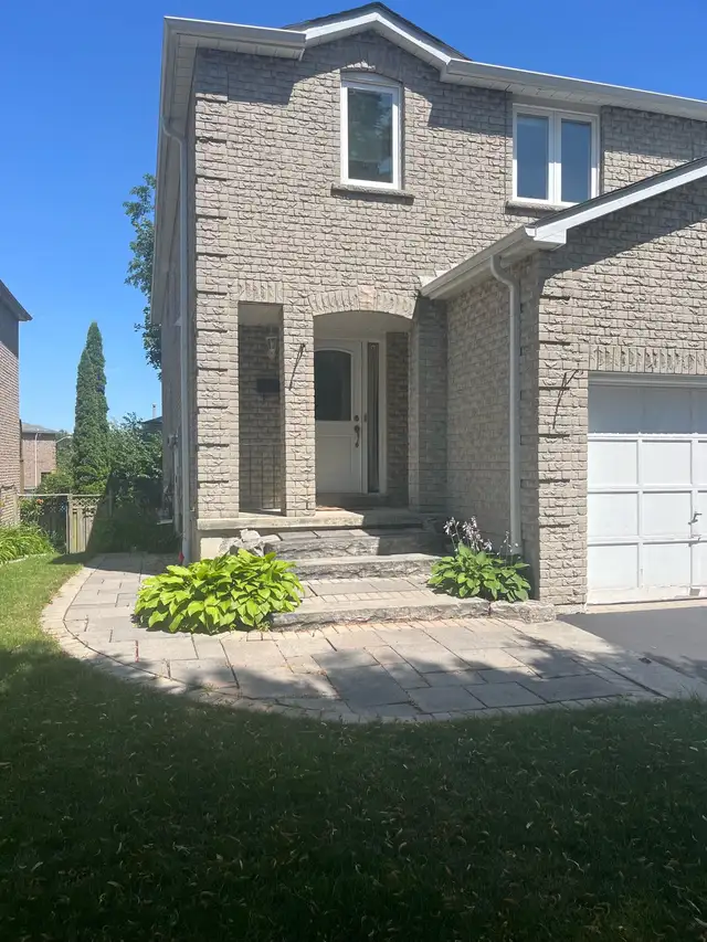 Ajax-2 bedroom, 1 bath walkout basement apartment