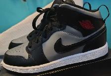Back To School!BRAND NEW AirJordan 1 Mid 'Shadow Red' Size3Y - Photo 3