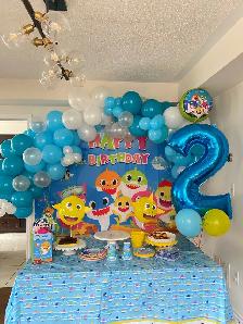 Balloons Bouquets, Custom Cakes, desserts GTA - Photo 2