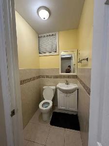 2 Bedroom2 parking basement apartment Yonge/Weldric W - Photo 6