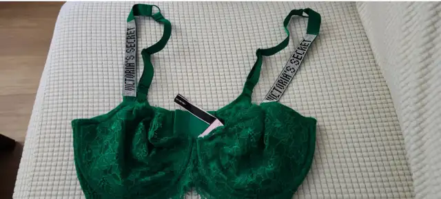 Brand NEW Victoria Secret Green Rhinestone bra 36DDD