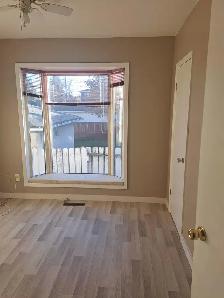 Perfect for Students or Families! 2‑Bed Main Floor – Allendale