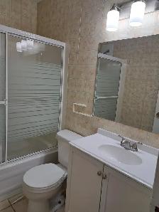 Perfect for Students or Families! 2‑Bed Main Floor – Allendale - Photo 5