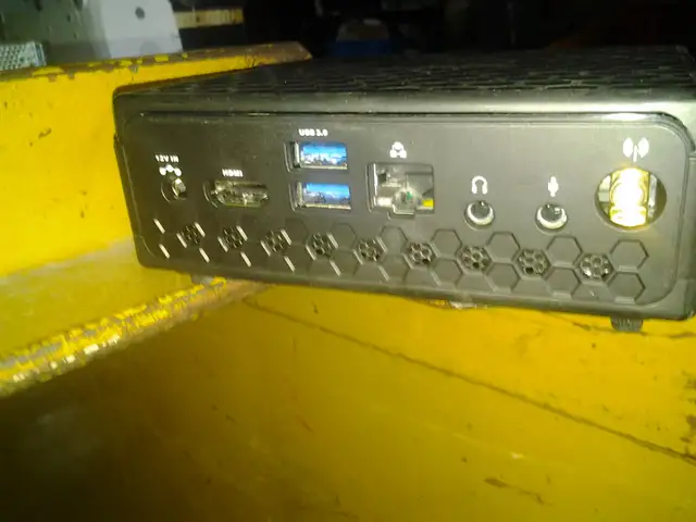 industrial / digital-signage mini-PC hdmi usb 3.0 cisco routers