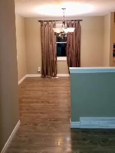 Beautiful 3-Bedroom Bungalow (upper floor) with Garage - Photo 2