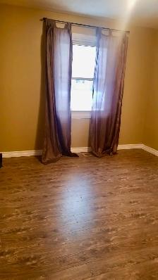 Beautiful 3-Bedroom Bungalow (upper floor) with Garage - Photo 8