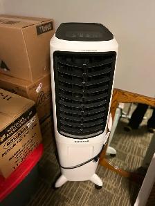Honeywell Portable Evaporative Air Cooler TC10PCEI- W/REMOTE - Photo 2