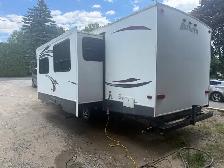 2014 27 foot aveneger travel trailer 9500 - Photo 2