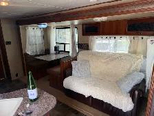 2014 27 foot aveneger travel trailer 9500 - Photo 9