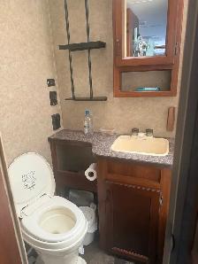 2014 27 foot aveneger travel trailer 9500 - Photo 10