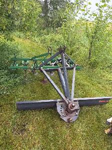 John Deere Tractor 2025 RHST and attachments. - Photo 3