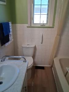 Room for rent in Scarborough house. - Photo 2