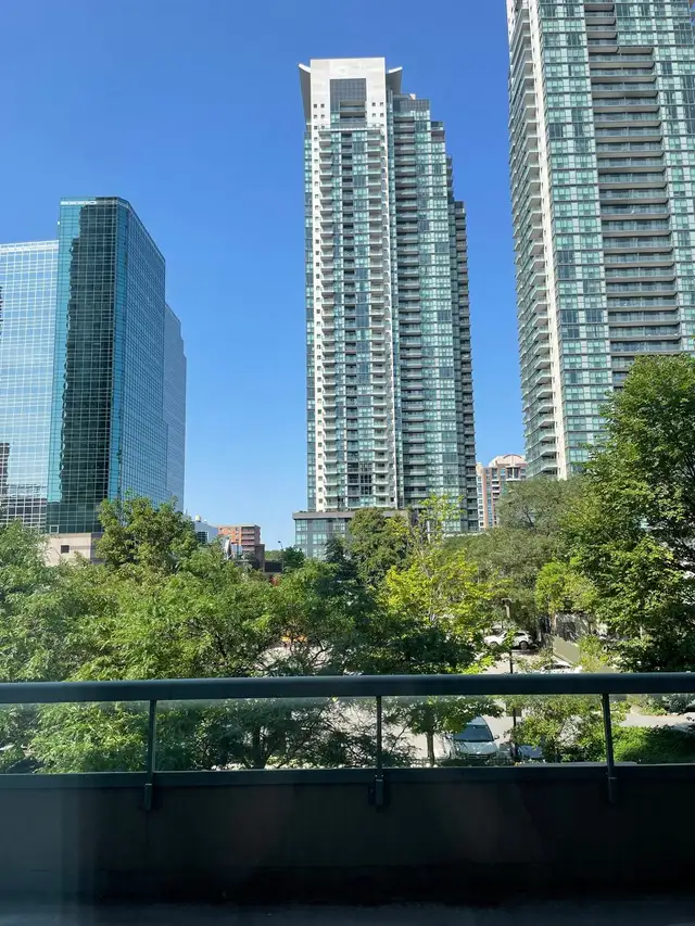 Yonge/Empress NorthYork Top School Zone 2-Bedroom Condo For Rent
