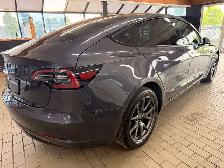 2023 Tesla Model 3 - Photo 5